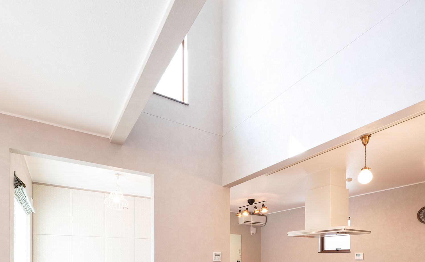 吹抜けの家  福山住宅 【3000～3500万円】イギリス生活のエッセンスを盛り込んで設計。北摂エリアで土地から叶えた動線のいい家の建築実例画像14