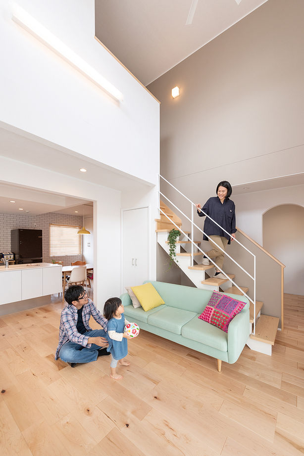吹抜けの家  福山住宅 【北摂/2000万円台/土地探し】光あふれる家事室と書斎・勉強室がある吹抜けの家の建築実例画像4
