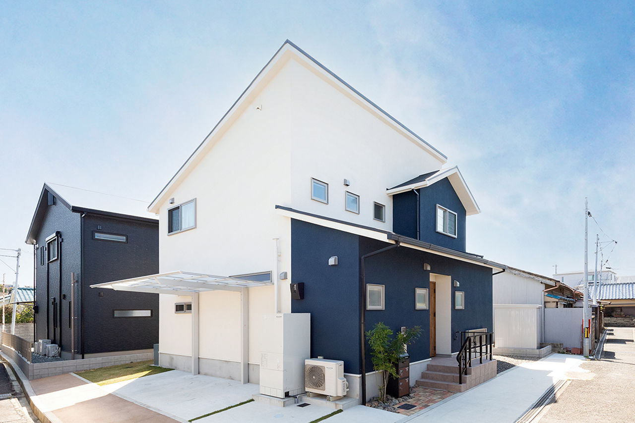 吹抜けの家  福山住宅 【大阪/2000万円台/土地探し】夏も冬も心地好い！大人ナチュラルで家事ラクな家の建築実例画像1