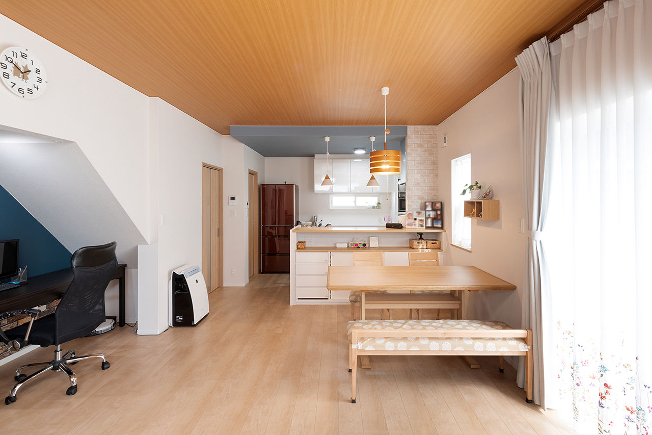 吹抜けの家  福山住宅 【大阪/2000万円台/土地探し】夏も冬も心地好い！大人ナチュラルで家事ラクな家の建築実例画像2