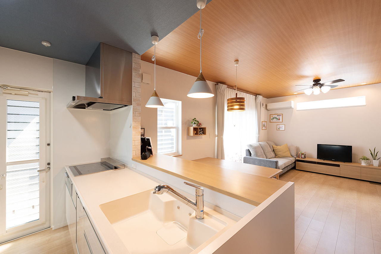 吹抜けの家  福山住宅 【大阪/2000万円台/土地探し】夏も冬も心地好い！大人ナチュラルで家事ラクな家の建築実例画像4