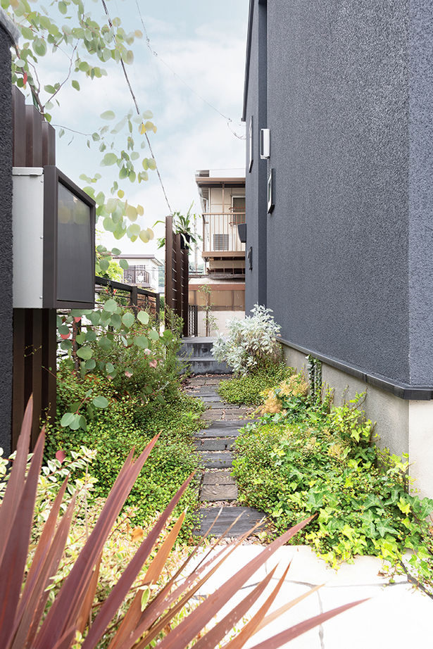 吹抜けの家  福山住宅 【北摂/2000万円台/土地探し】陽射しと緑に癒されるガーデンカフェみたいな家の建築実例画像7