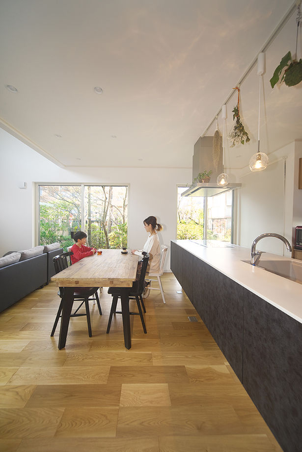 吹抜けの家  福山住宅 【北摂/2000万円台/吹抜け/間取有り】美しい庭と自然の光がいつもすぐそこにある豊かな家の建築実例画像10