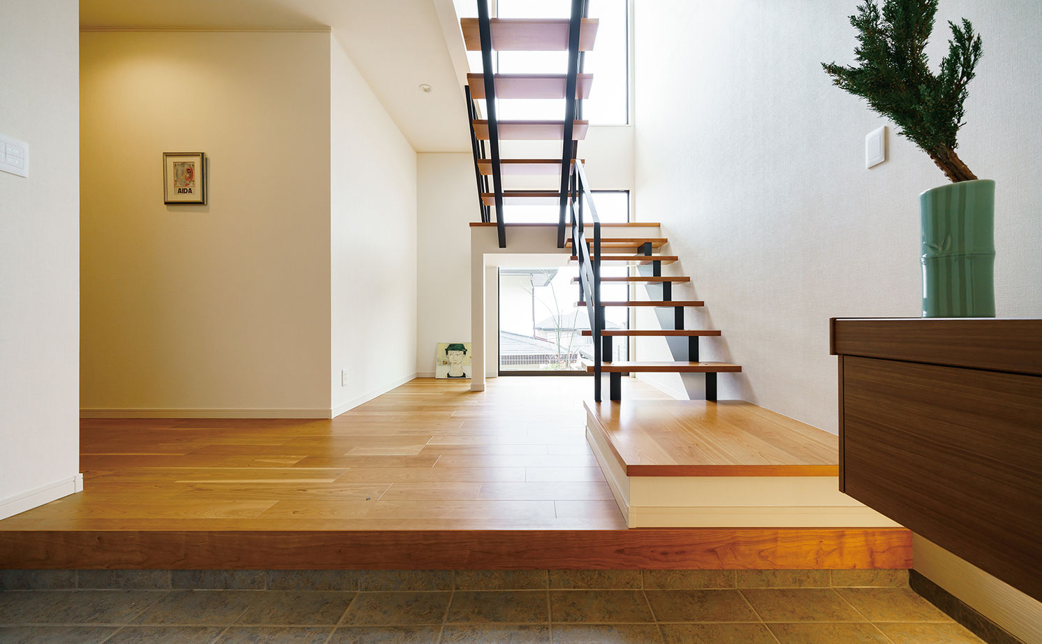 吹抜けの家  福山住宅 【北摂/2000万円台/土地探し/２階リビング/間取有り】憧れの建築を繊細に表現。眺望を満喫するアートな家の建築実例画像10