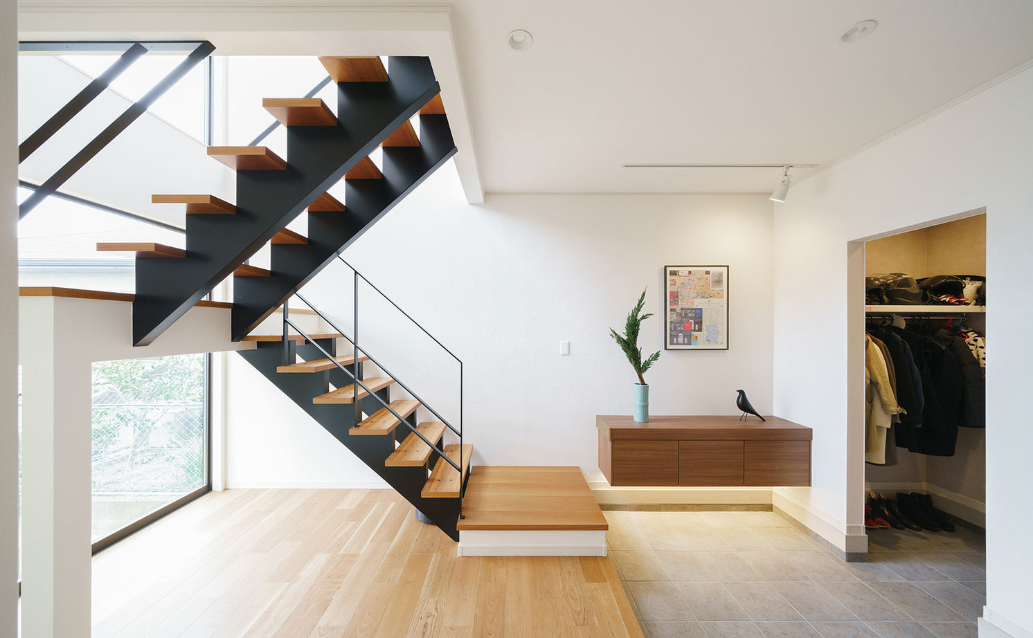 吹抜けの家  福山住宅 【北摂/2000万円台/土地探し/２階リビング/間取有り】憧れの建築を繊細に表現。眺望を満喫するアートな家の建築実例画像11