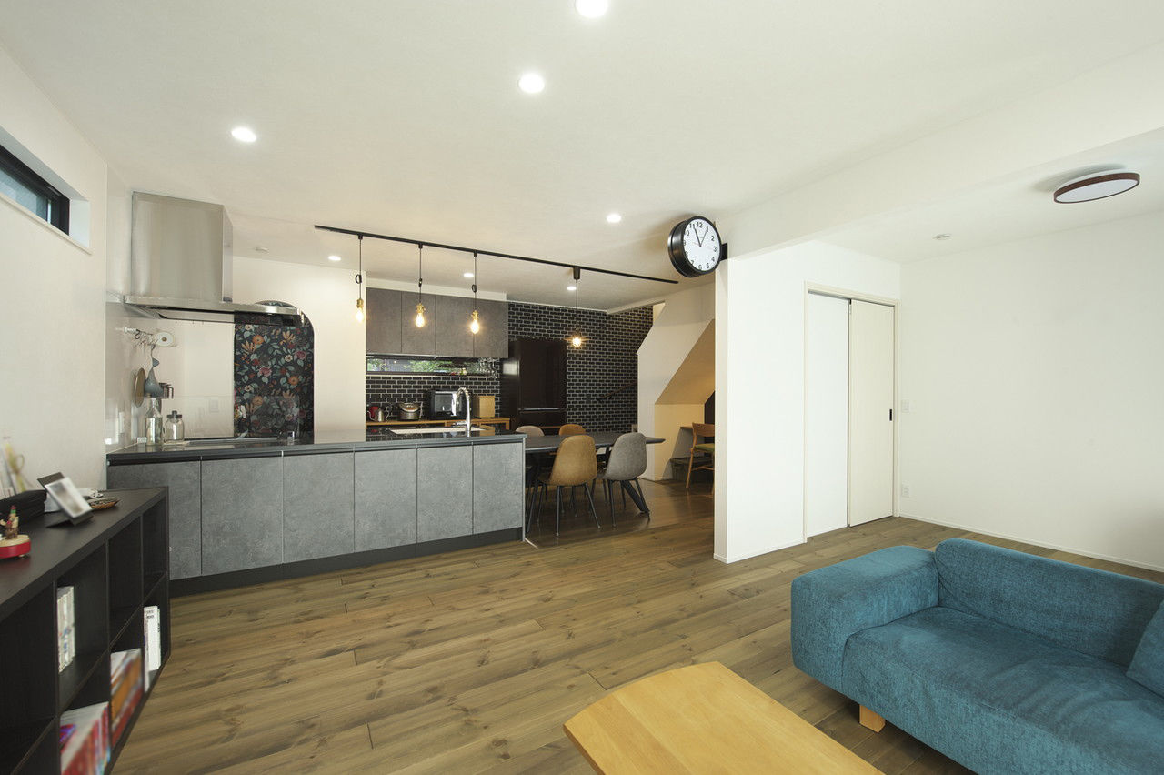 吹抜けの家  福山住宅 【北摂/2000万円台/土地探し/間取有り】無垢材が素足に心地よいLDK、じつは、将来に備えた準備も万全の建築実例画像3