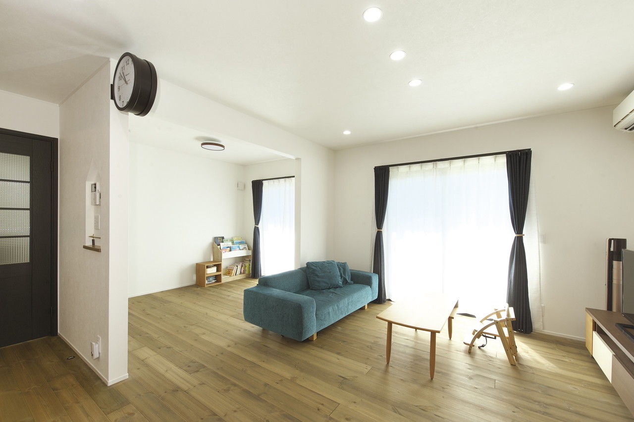 吹抜けの家  福山住宅 【北摂/2000万円台/土地探し/間取有り】無垢材が素足に心地よいLDK、じつは、将来に備えた準備も万全の建築実例画像5