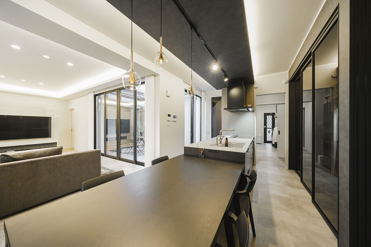 吹抜けの家  福山住宅 【北摂/3000万円台/土地探し】愛犬と安全に遊べる、癒しのセンターコートがある家の建築実例画像5