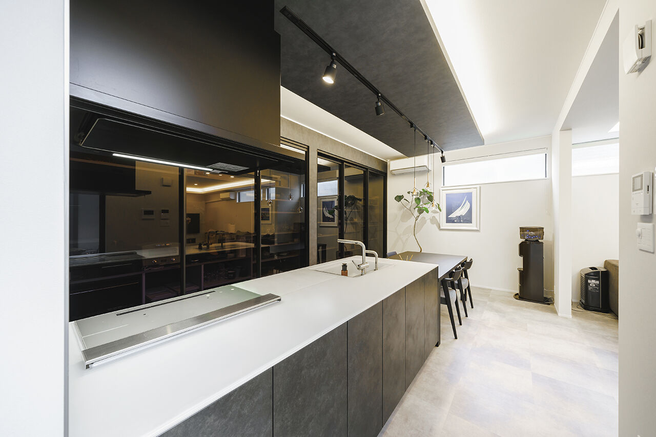 吹抜けの家  福山住宅 【北摂/3000万円台/土地探し】愛犬と安全に遊べる、癒しのセンターコートがある家の建築実例画像6