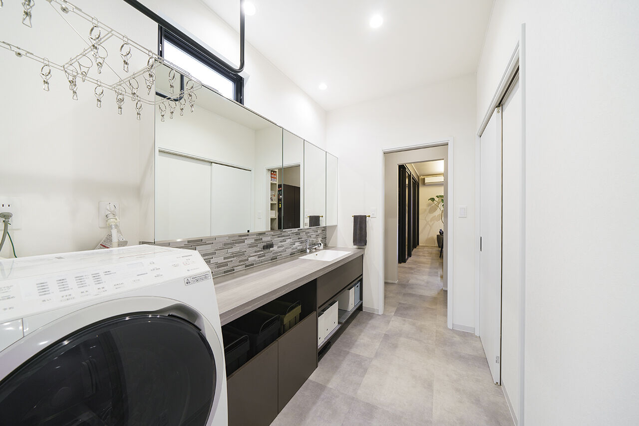 吹抜けの家  福山住宅 【北摂/3000万円台/土地探し】愛犬と安全に遊べる、癒しのセンターコートがある家の建築実例画像8