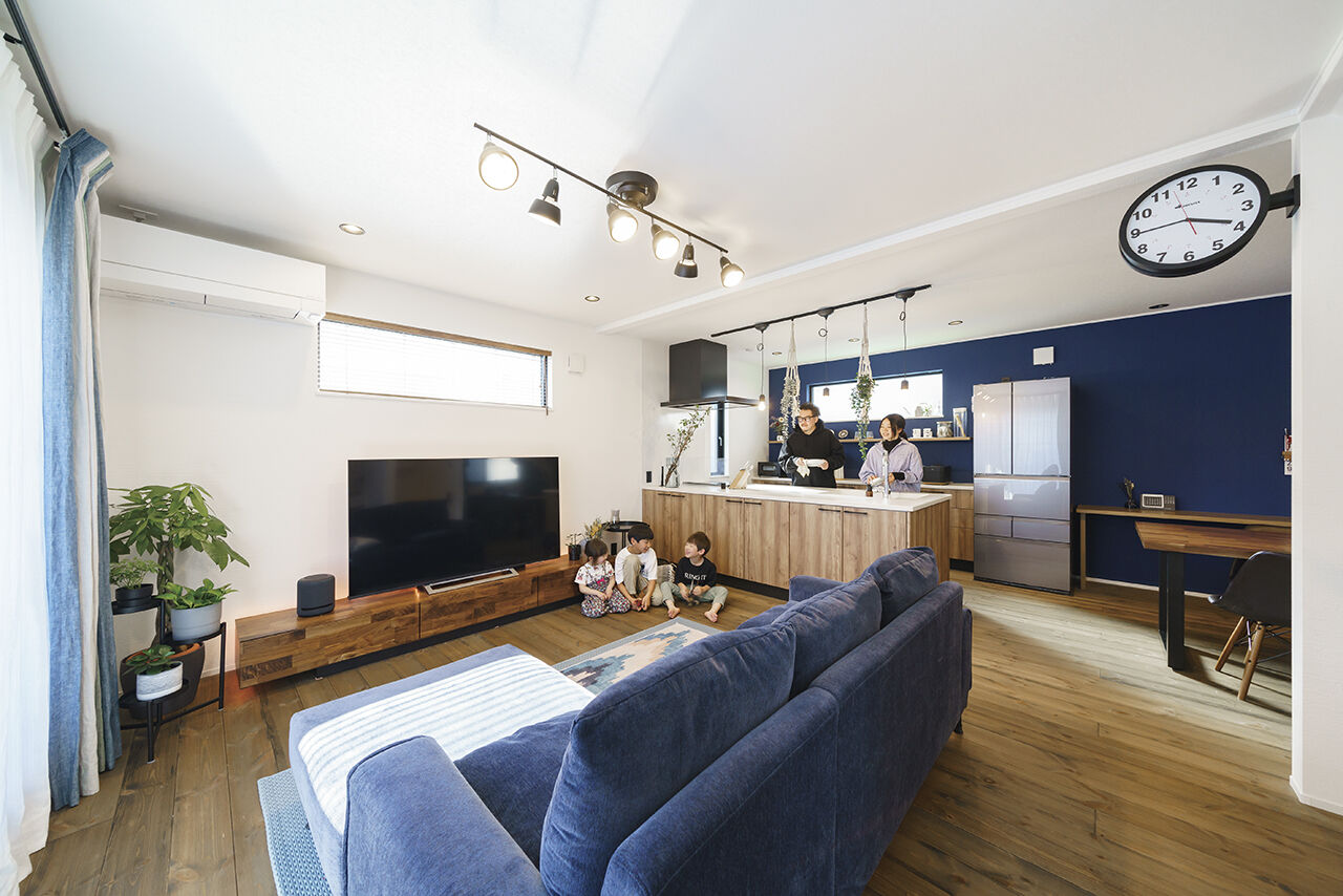 吹抜けの家  福山住宅 【北摂/土地探し/3階建て】家具に合わせたコーディネートを計画。2階LDKのある家の建築実例画像3