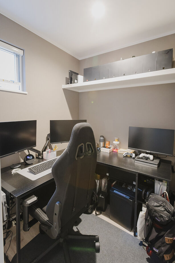 吹抜けの家  福山住宅 【北摂/2000万円台/土地探し/間取有り】約20畳のオープンLDK、生活感を見せないシンプルライフの建築実例画像9