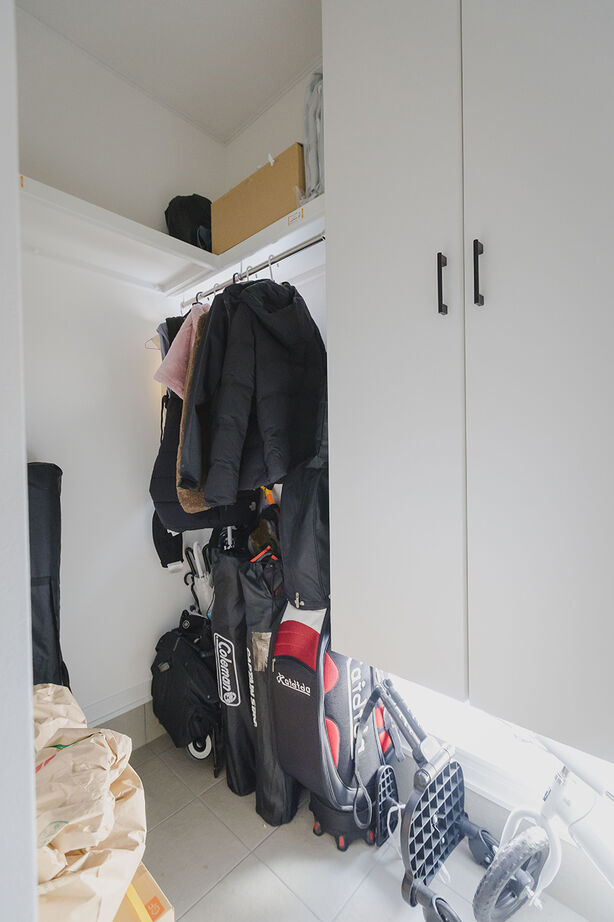 吹抜けの家  福山住宅 【北摂/2000万円台/土地探し/間取有り】約20畳のオープンLDK、生活感を見せないシンプルライフの建築実例画像10