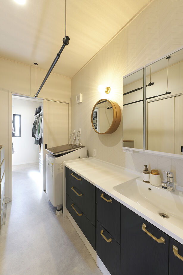 吹抜けの家  福山住宅 【北摂/2000万円台/土地探し/間取有り】玄関から幾重にも交差する機能的な回遊動線！ずっと住みやすい家の建築実例画像8