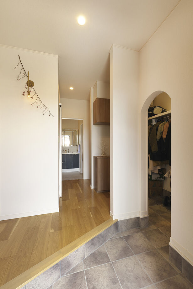 吹抜けの家  福山住宅 【北摂/2000万円台/土地探し/間取有り】玄関から幾重にも交差する機能的な回遊動線！ずっと住みやすい家の建築実例画像10