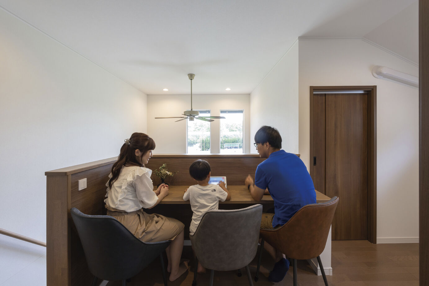 吹抜けの家  福山住宅 【吹き抜け/北摂/3000万円台/一級建築士】緑を切り取る窓がある暮らし。伸びやかで美しい家の建築実例画像6