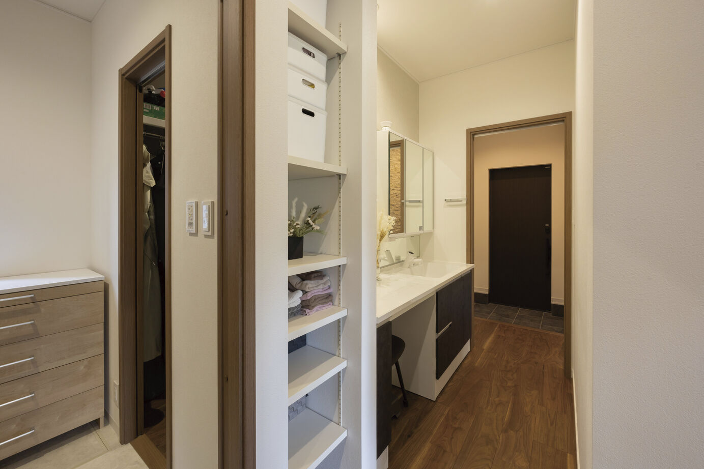 吹抜けの家  福山住宅 【吹き抜け/北摂/3000万円台/一級建築士】緑を切り取る窓がある暮らし。伸びやかで美しい家の建築実例画像9