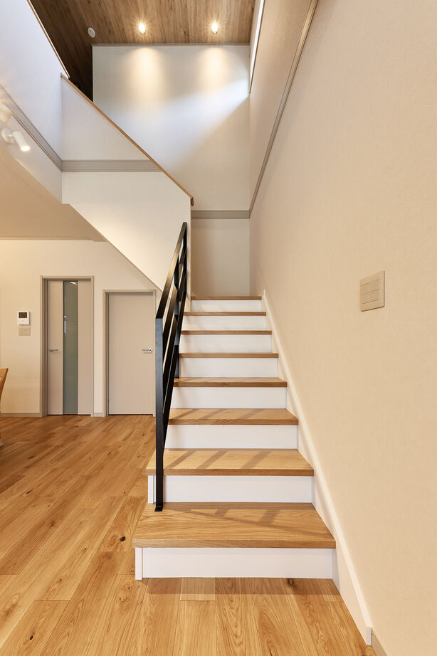 吹抜けの家  福山住宅 【北摂/2000万円台/吹抜け/土地探し】回遊動線が叶える快適な暮らしと遊び心ある住まいの建築実例画像4