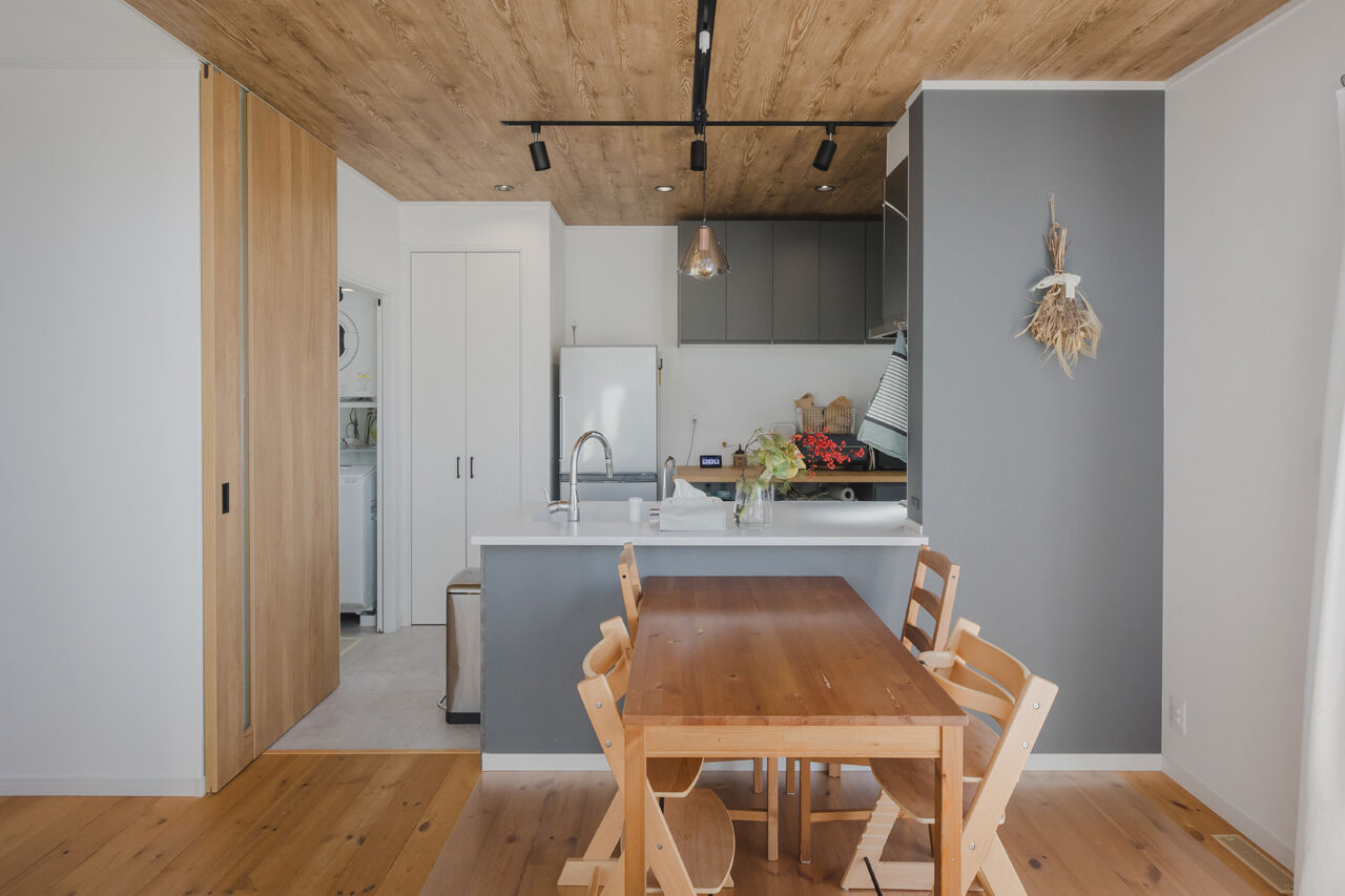 吹抜けの家  福山住宅 【北摂/2000万円台/庭付き】10帖もの吹抜けを心地よく愉しむ。性能と動線が叶える快適な家の建築実例画像3