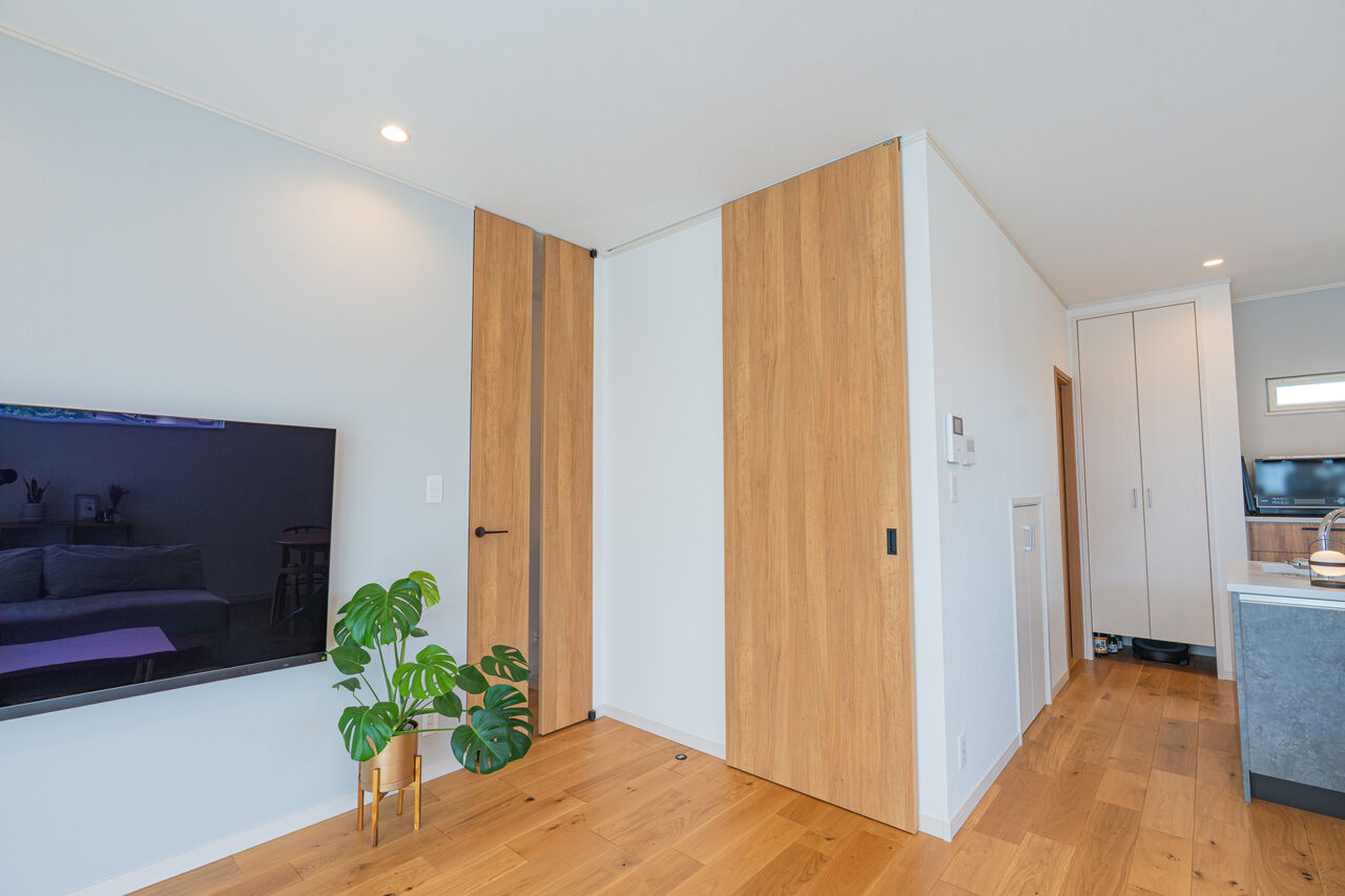 吹抜けの家  福山住宅 【北摂/2000万円台/土地探し】趣味と暮らしを結ぶ間取りと、家事がはかどる動線の家の建築実例画像4