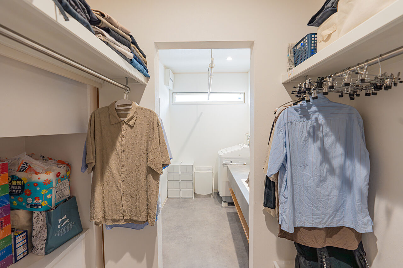 吹抜けの家  福山住宅 【北摂/2000万円台/土地探し】趣味と暮らしを結ぶ間取りと、家事がはかどる動線の家の建築実例画像8