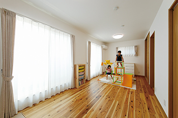 松本建設 ハート・ビル建築設計事務所 【比企郡/2000万円台/40坪台/間取り有/ガレージハウス】熟練大工がつくる造作家具　家族が育む自然素材の家の建築実例画像9