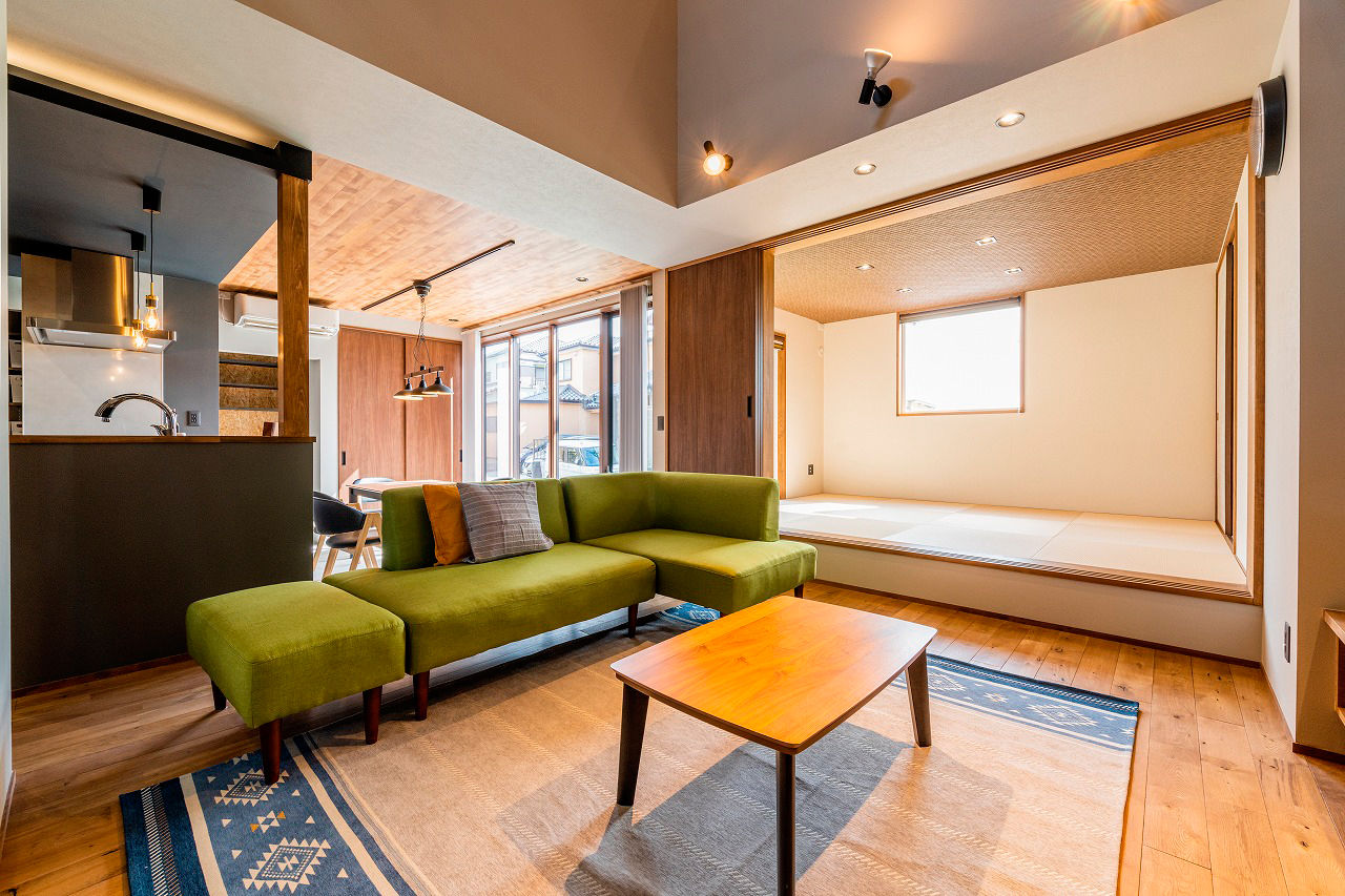 アーキテックス（GROOVY / KANAL HOME / SIMPLE is... / dramacy） 【2000万円台/40坪台/4LDK/間取り図】土間ダイニングに吹抜リビング。自宅で教室を開催できる工夫のある家の建築実例画像3