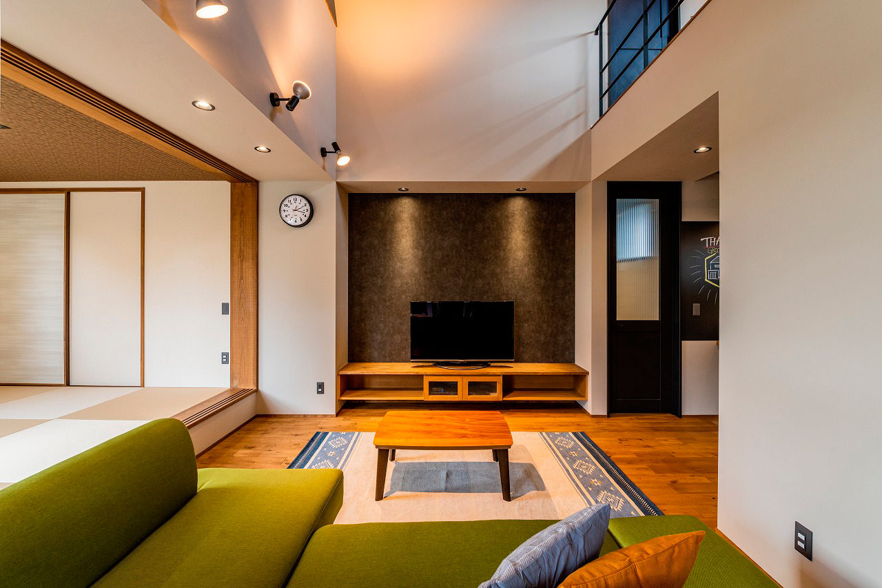 アーキテックス（GROOVY / KANAL HOME / SIMPLE is... / dramacy） 【2000万円台/40坪台/4LDK/間取り図】土間ダイニングに吹抜リビング。自宅で教室を開催できる工夫のある家の建築実例画像4