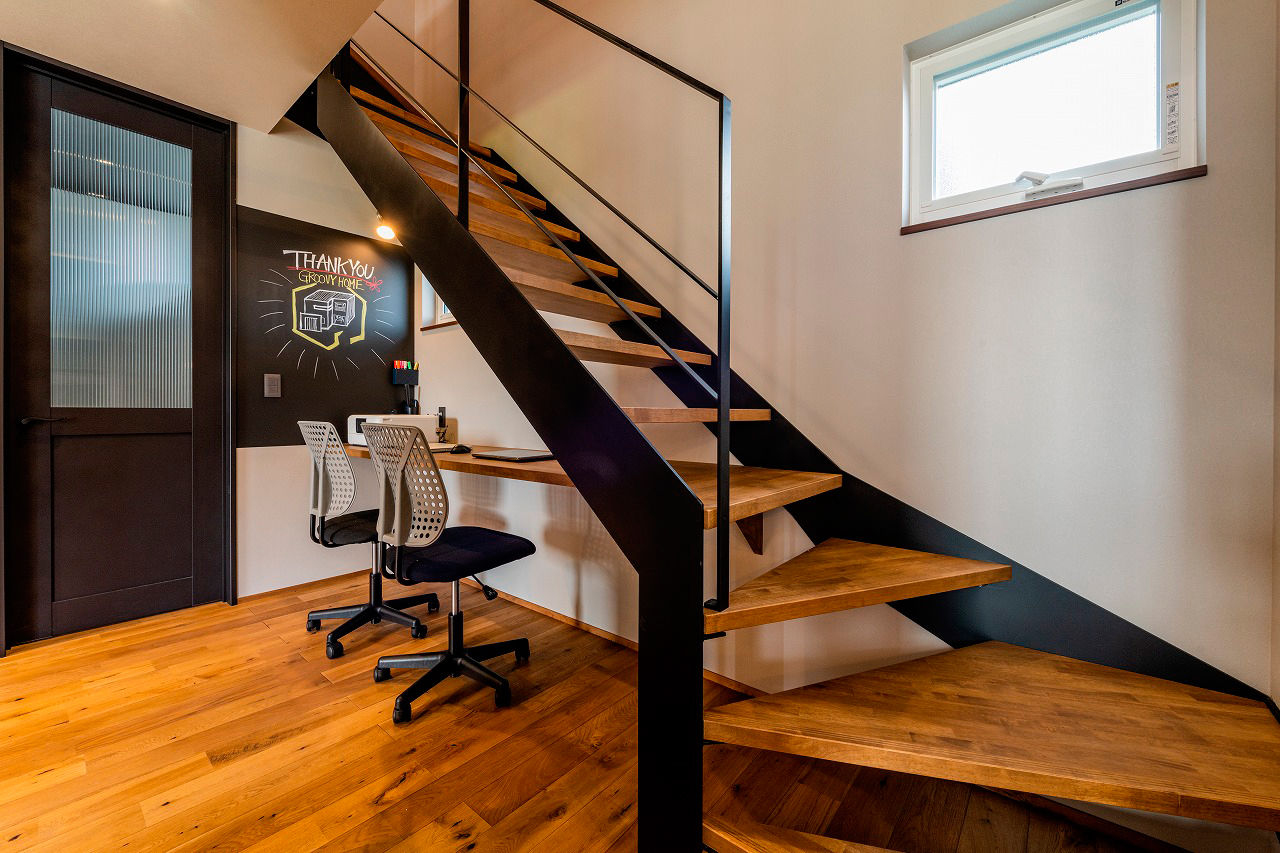 アーキテックス（GROOVY / KANAL HOME / SIMPLE is... / dramacy） 【2000万円台/40坪台/4LDK/間取り図】土間ダイニングに吹抜リビング。自宅で教室を開催できる工夫のある家の建築実例画像5