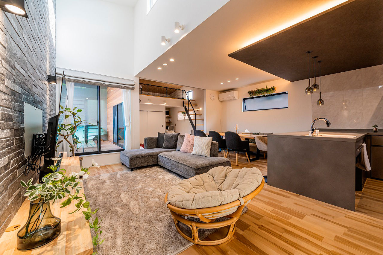 アーキテックス（GROOVY / KANAL HOME / SIMPLE is... / dramacy） 【ビルトインガレージ/50坪台/間取り図】ガレージに屋上バルコニーでBBQも！仲良し2世帯6人で住む2階建ての建築実例画像3