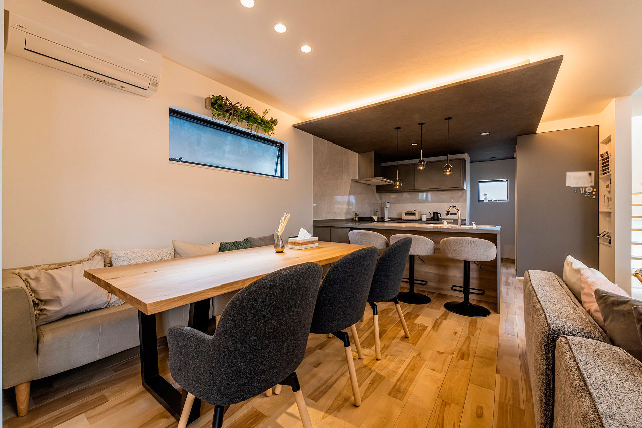 アーキテックス（GROOVY / KANAL HOME / SIMPLE is... / dramacy） 【ビルトインガレージ/50坪台/間取り図】ガレージに屋上バルコニーでBBQも！仲良し2世帯6人で住む2階建ての建築実例画像5