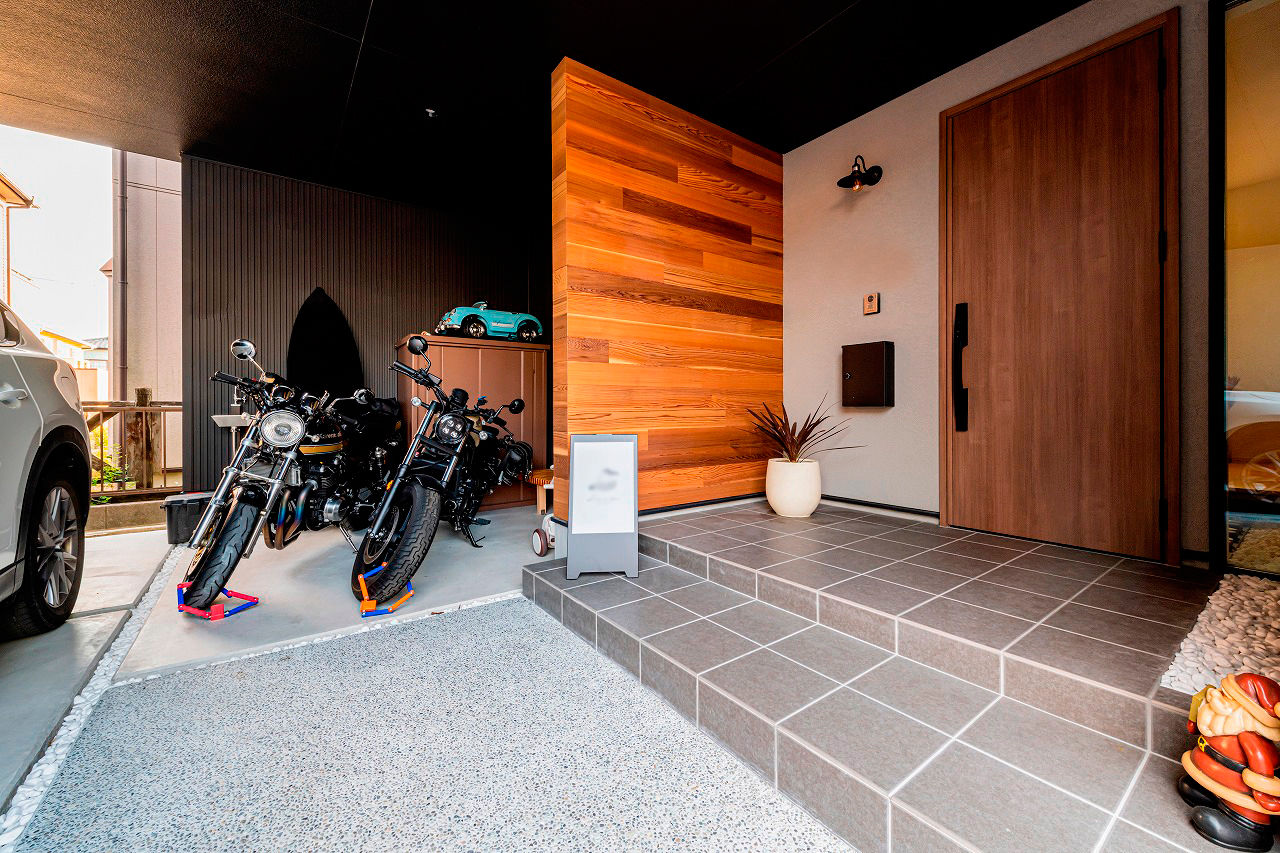 アーキテックス（GROOVY / KANAL HOME / SIMPLE is... / dramacy） 【ビルトインガレージ/50坪台/間取り図】ガレージに屋上バルコニーでBBQも！仲良し2世帯6人で住む2階建ての建築実例画像7