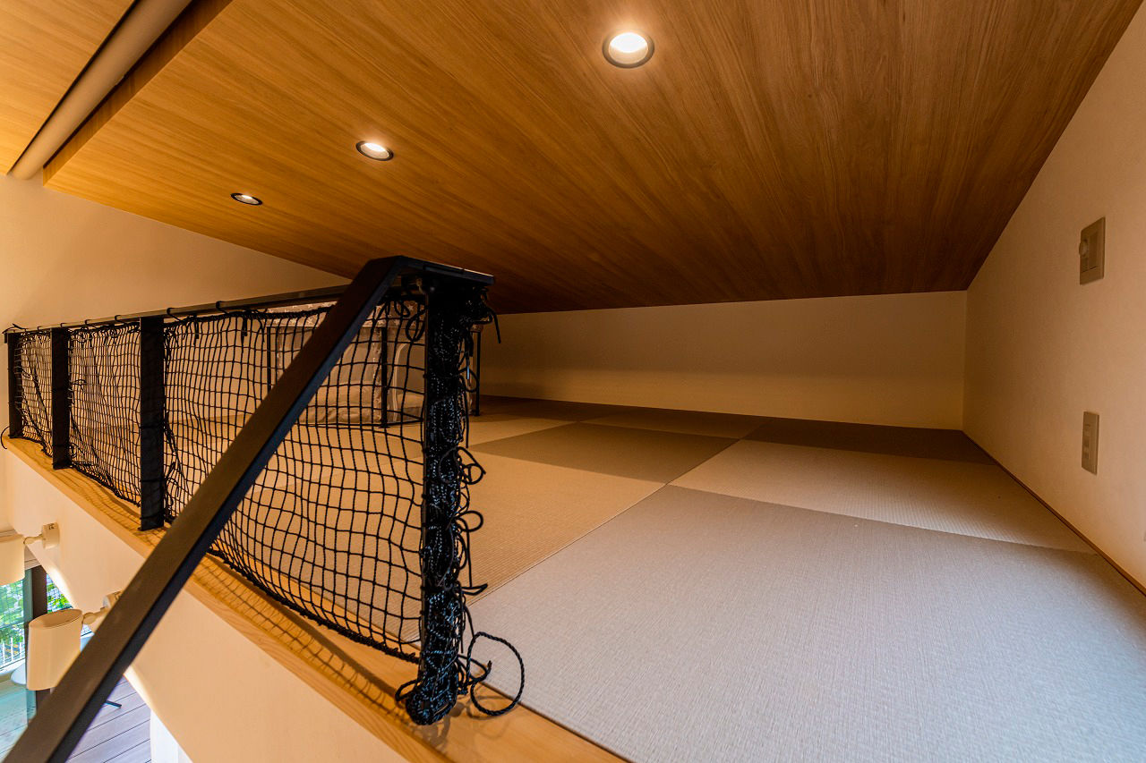 アーキテックス（GROOVY / KANAL HOME / SIMPLE is... / dramacy） 【ビルトインガレージ/50坪台/間取り図】ガレージに屋上バルコニーでBBQも！仲良し2世帯6人で住む2階建ての建築実例画像10