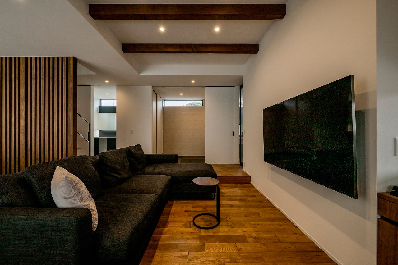 アーキテックス（GROOVY / KANAL HOME / SIMPLE is... / dramacy） 【ビルトインガレージ/2階建て/40坪台】2人暮らしで趣味を楽しむ！家事ラクを叶える間取りとバイクガレージの建築実例画像3