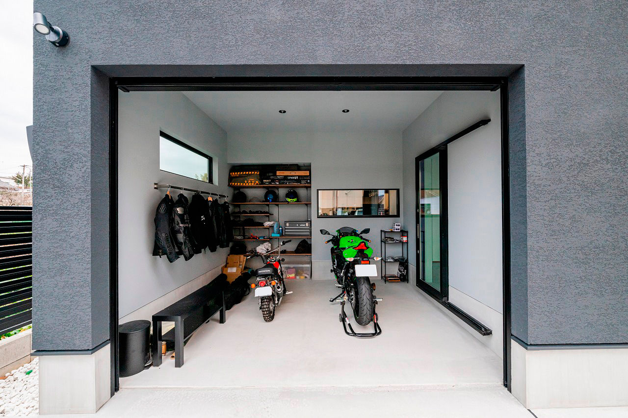 アーキテックス（GROOVY / KANAL HOME / SIMPLE is... / dramacy） 【ビルトインガレージ/2階建て/40坪台】2人暮らしで趣味を楽しむ！家事ラクを叶える間取りとバイクガレージの建築実例画像4