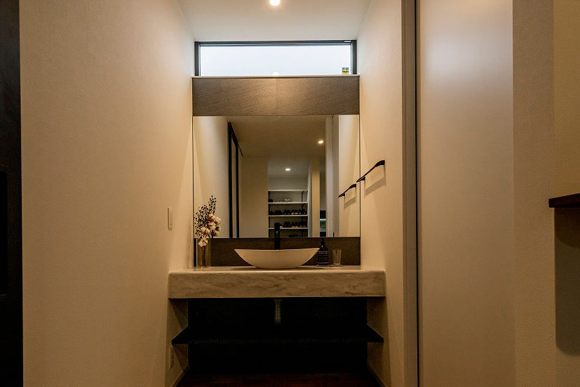 アーキテックス（GROOVY / KANAL HOME / SIMPLE is... / dramacy） 【ビルトインガレージ/2階建て/40坪台】2人暮らしで趣味を楽しむ！家事ラクを叶える間取りとバイクガレージの建築実例画像7