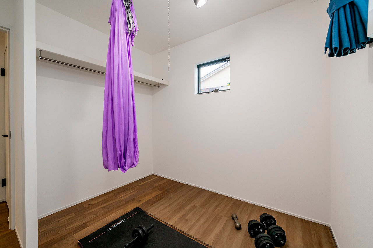 アーキテックス（GROOVY / KANAL HOME / SIMPLE is... / dramacy） 【ビルトインガレージ/2階建て/40坪台】2人暮らしで趣味を楽しむ！家事ラクを叶える間取りとバイクガレージの建築実例画像10