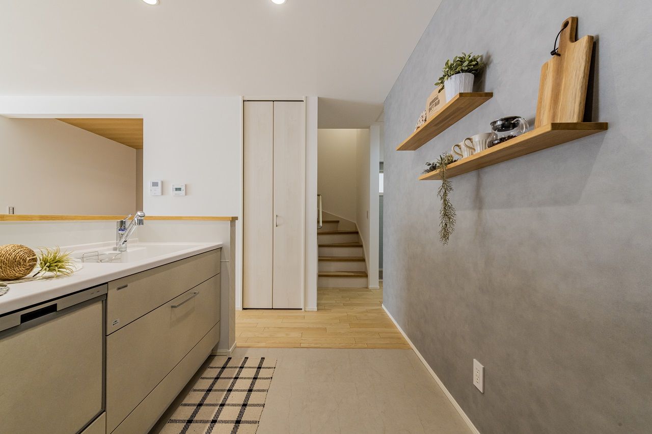 アーキテックス（GROOVY / KANAL HOME / SIMPLE is... / dramacy） 【2階建て/狭小間口5.9ｍ/30坪台/間取り図/駐車スペース】無駄な廊下を省き生活スペースを広く取った間取りの建築実例画像6