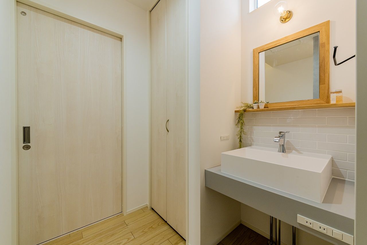 アーキテックス（GROOVY / KANAL HOME / SIMPLE is... / dramacy） 【2階建て/狭小間口5.9ｍ/30坪台/間取り図/駐車スペース】無駄な廊下を省き生活スペースを広く取った間取りの建築実例画像7