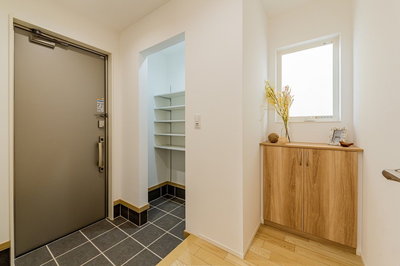 アーキテックス（GROOVY / KANAL HOME / SIMPLE is... / dramacy） 【2階建て/狭小間口5.9ｍ/30坪台/間取り図/駐車スペース】無駄な廊下を省き生活スペースを広く取った間取りの建築実例画像10