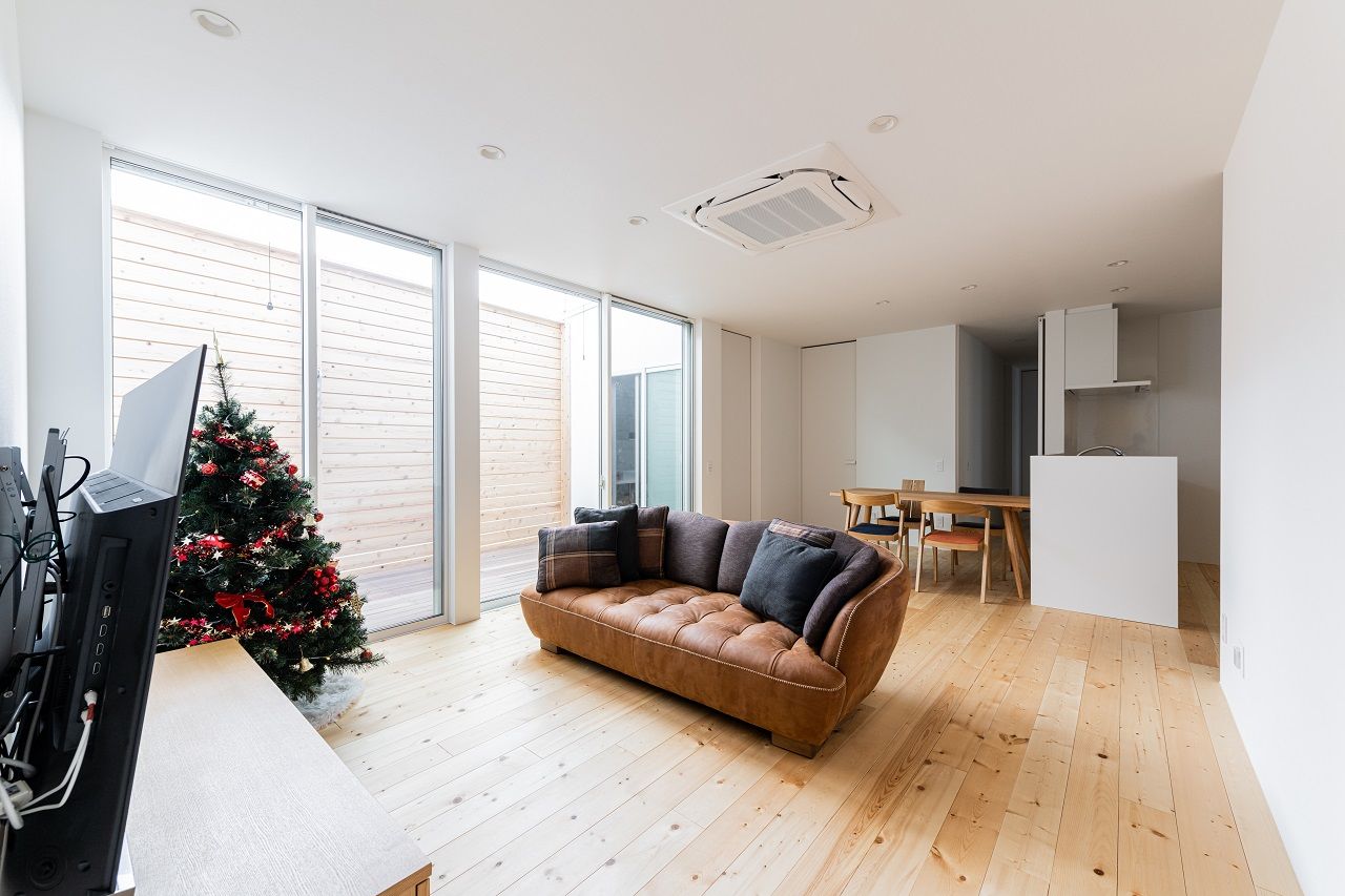 アーキテックス（GROOVY / KANAL HOME / SIMPLE is... / dramacy） 【平屋/20坪台/コンパクト/駐車スペース有/L字型/理想の間取り】家族の時間も個々の時間も大切にした平屋の建築実例画像3