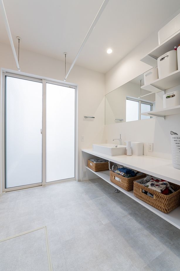 アーキテックス（GROOVY / KANAL HOME / SIMPLE is... / dramacy） 【平屋/20坪台/コンパクト/駐車スペース有/L字型/理想の間取り】家族の時間も個々の時間も大切にした平屋の建築実例画像8