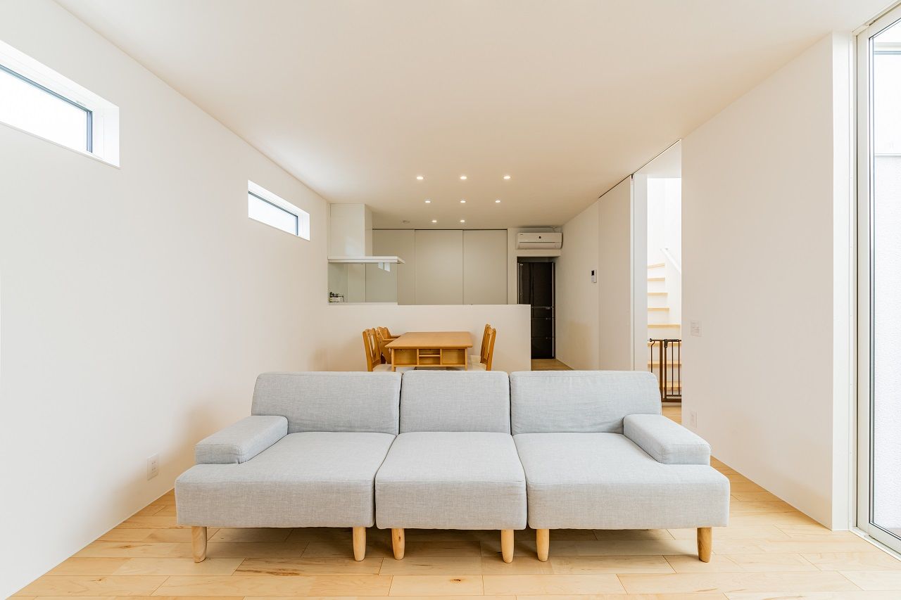 アーキテックス（GROOVY / KANAL HOME / SIMPLE is... / dramacy） 【2階建て/20坪台/コンパクトな家】中庭を2つ設けたコの字型の間取り。道路から見えないプライベート空間の建築実例画像3