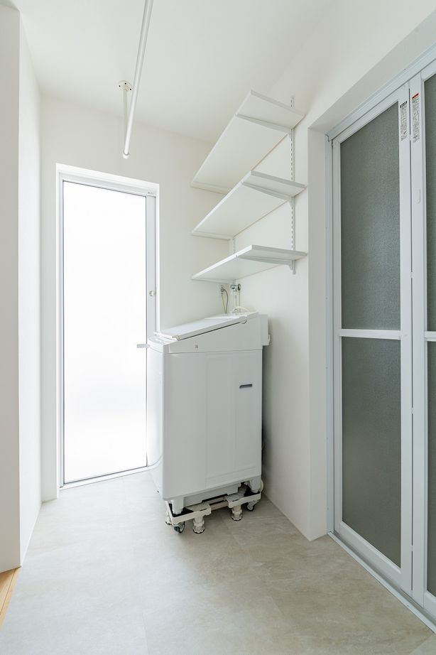 アーキテックス（GROOVY / KANAL HOME / SIMPLE is... / dramacy） 【2階建て/20坪台/コンパクトな家】中庭を2つ設けたコの字型の間取り。道路から見えないプライベート空間の建築実例画像7