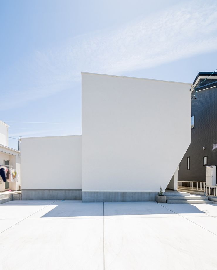 アーキテックス（GROOVY / KANAL HOME / SIMPLE is... / dramacy） 【2階建て/20坪台/コンパクト/シンプル/中庭/駐車スペース有】動線・間取りの工夫で家事の時短を実現した家の建築実例画像1