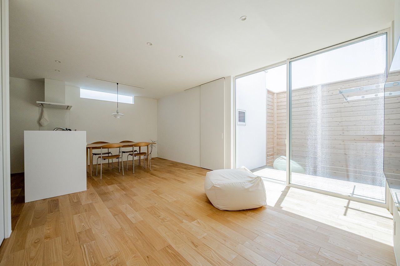 アーキテックス（GROOVY / KANAL HOME / SIMPLE is... / dramacy） 【2階建て/20坪台/コンパクト/シンプル/中庭/駐車スペース有】動線・間取りの工夫で家事の時短を実現した家の建築実例画像3