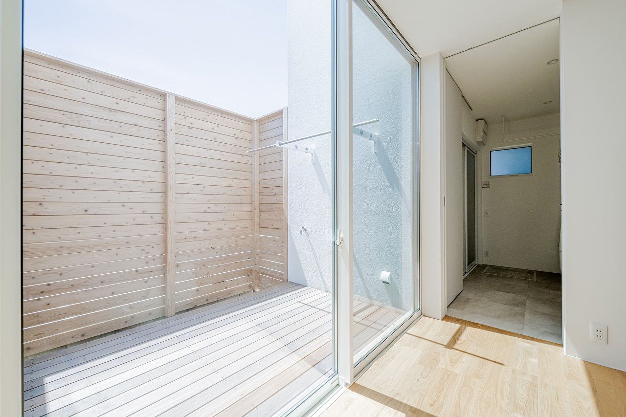 アーキテックス（GROOVY / KANAL HOME / SIMPLE is... / dramacy） 【2階建て/20坪台/コンパクト/シンプル/中庭/駐車スペース有】動線・間取りの工夫で家事の時短を実現した家の建築実例画像6