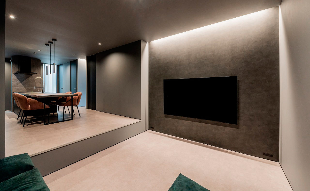 アーキテックス（GROOVY / KANAL HOME / SIMPLE is... / dramacy） 【ビルトインガレージ/40坪台/2階建て】愛車を眺められる至高の間取り。グレー1色のシックなガレージハウスの建築実例画像4