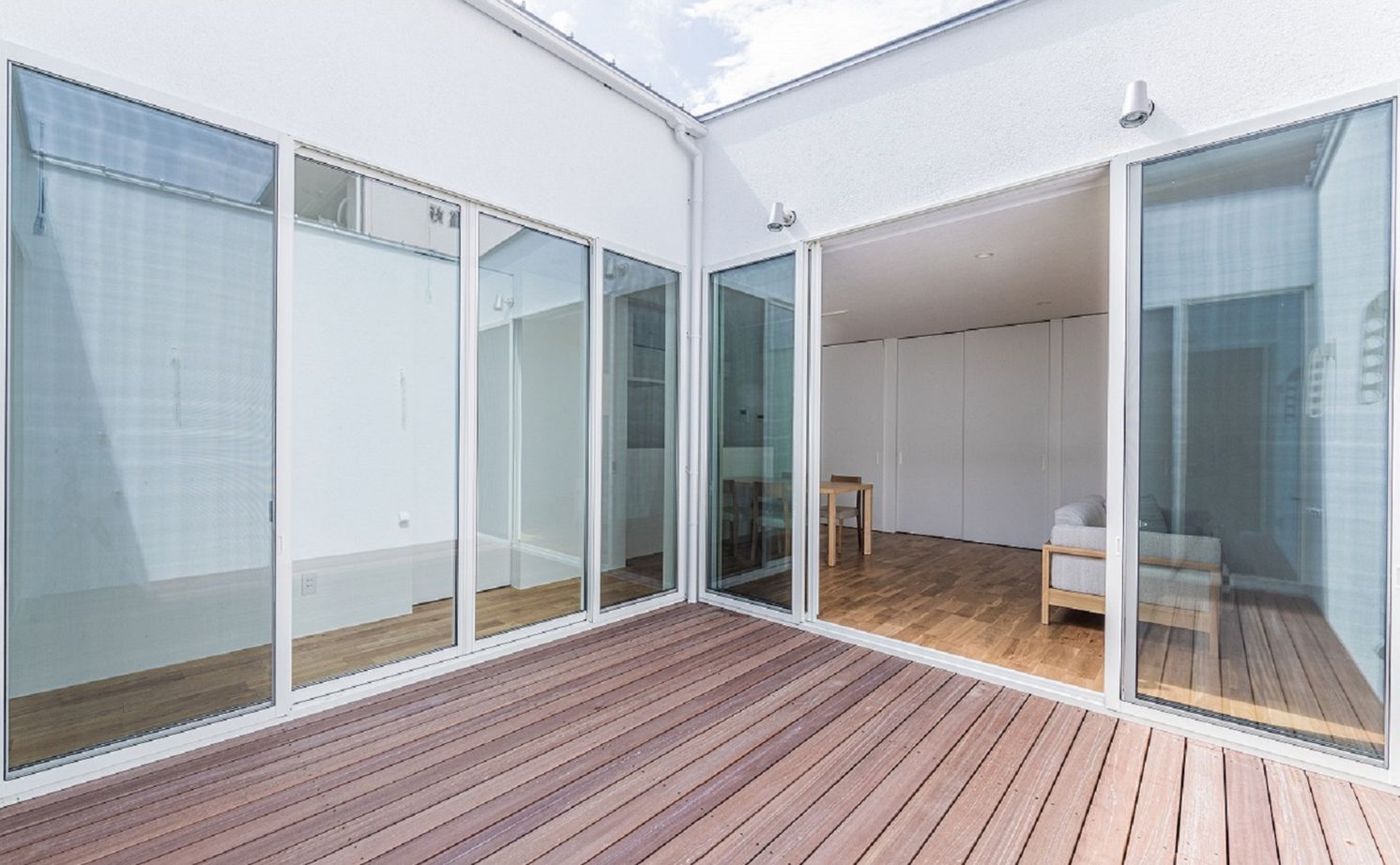 アーキテックス（GROOVY / KANAL HOME / SIMPLE is... / dramacy） 【平屋/シンプルモダン/20坪台/コンパクトな家】中庭のあるロの字型間取りの平屋。明るく開放的な空間に！の建築実例画像5