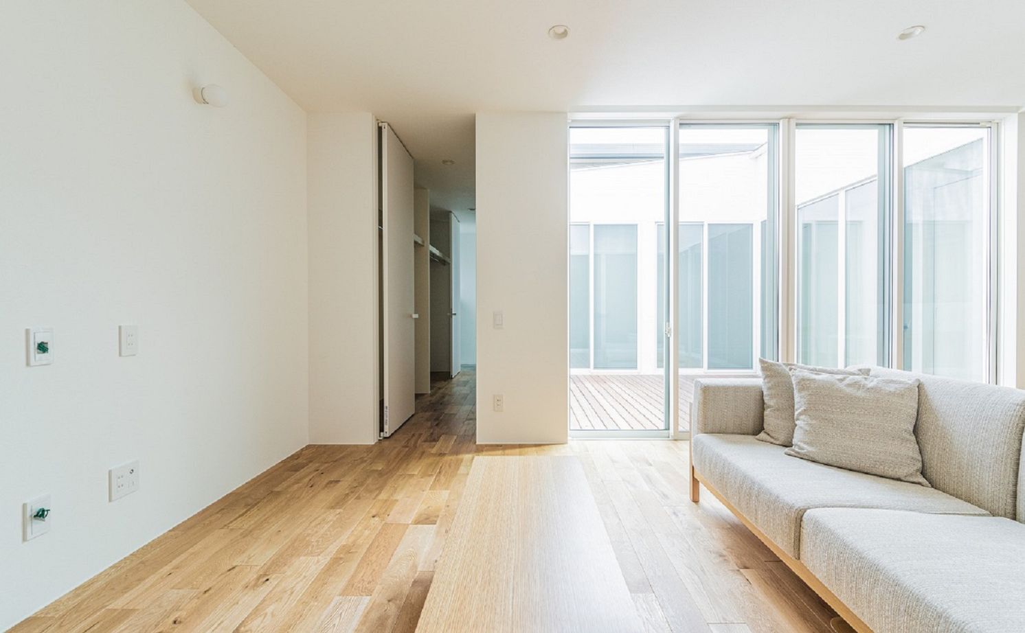 アーキテックス（GROOVY / KANAL HOME / SIMPLE is... / dramacy） 【平屋/シンプルモダン/20坪台/コンパクトな家】中庭のあるロの字型間取りの平屋。明るく開放的な空間に！の建築実例画像10